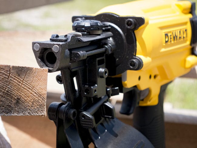 dewalt-dw45rn-coil-roofing-nailer-02