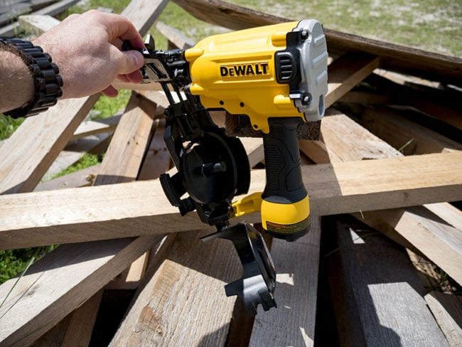 dewalt-dw45rn-coil-roofing-nailer-04