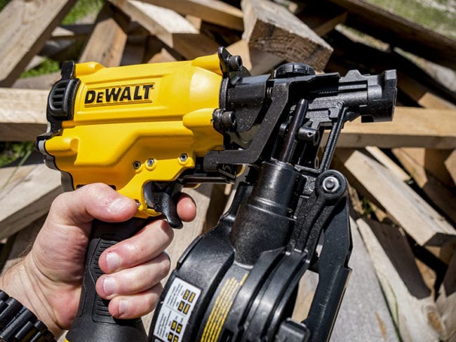 dewalt-dw45rn-coil-roofing-nailer-07