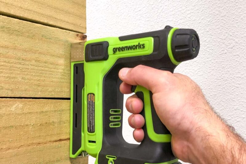 Greenworks 24V Cordless 3/8-Inch Crown Stapler