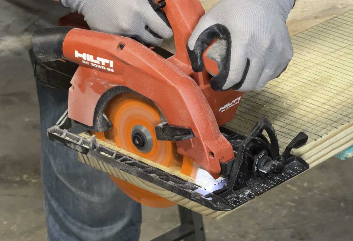 Hilti Nuron circular saw cross-cut