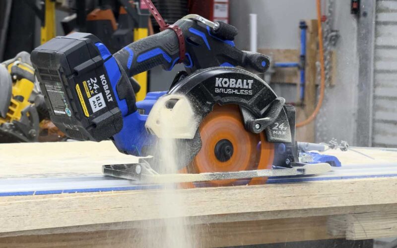 Kobalt KXCS 124B-03 24V circular saw ripping OSB