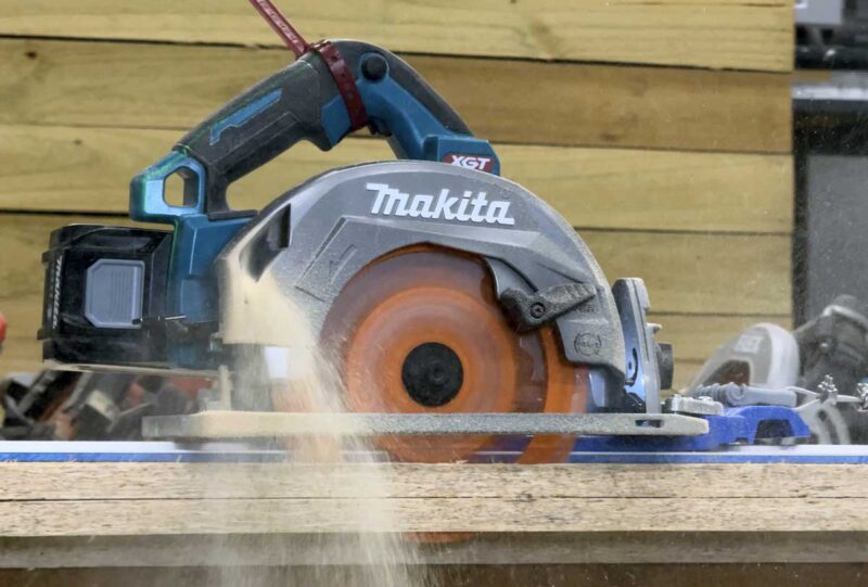 Makita 40V XGT GSH01 ripping OSB