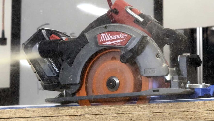 Milwaukee circular saw rip cut