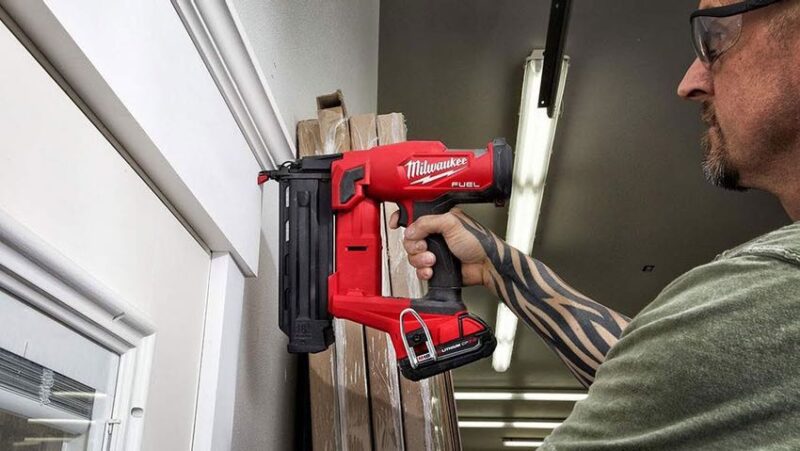 Milwaukee M18 FUEL 2746 18-gauge Finish Brad Nailer