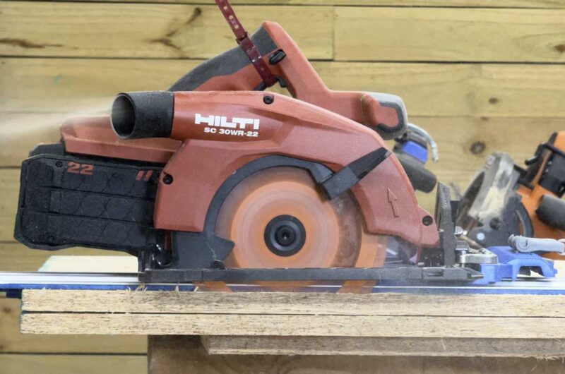 Nuron 22V saw ripping OSB sheets