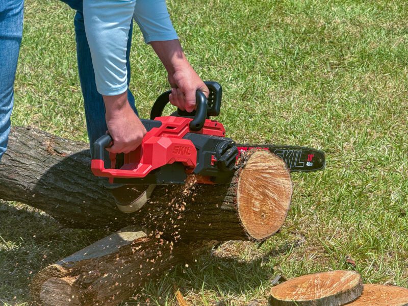 Skil 18-inch Battery-Powered Chainsaw