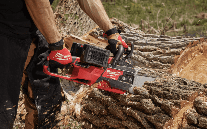 Milwaukee M18 Fuel 20-Inch Dual Battery Chainsaw